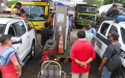 Al menos siete personas murieron en las filas de veh�culos para cargar combustible en Bolivia