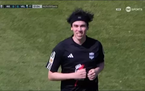 Streamer jug� 10 segundos en Primera y sali� sin tocar la pelota