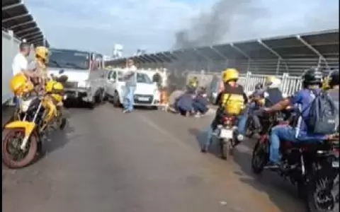 Reportan accidente e incendio de motocicleta en el Puente de la Amistad