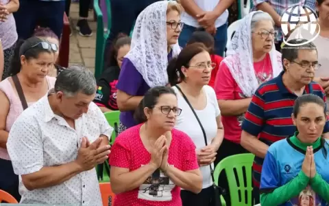 Caacup�: en homil�a dedicada a j�venes, obispo reclama a la clase pol�tica por �frustrar sus sue�os�