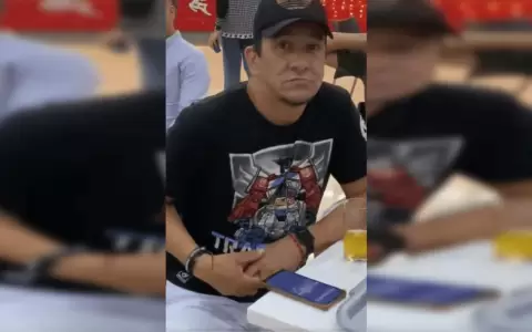 Es investigado por supuesto abuso a ni�a y estaba tomando tranquilamente en un shopping