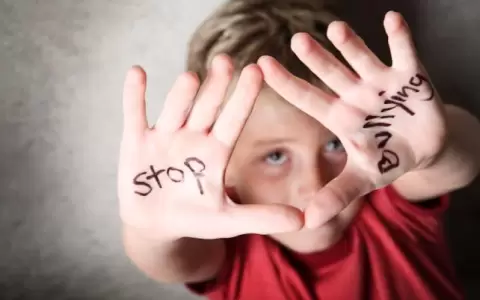 Cuidando a nuestros ni�os y adolescentes: c�mo prevenir y combatir el acoso escolar