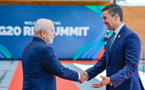 Pe�a deja la cumbre del G20 en ambulancia tras sentir dolor en el pecho