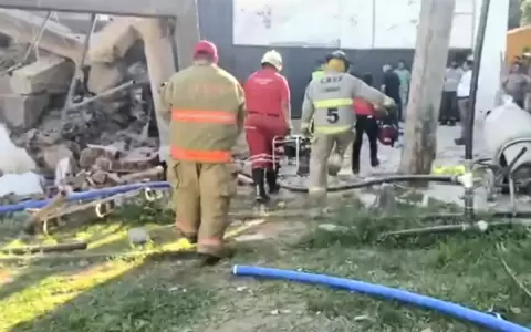 Explosi�n y derrumbe en Villa Elisa: una persona atrapada