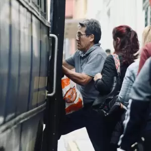 Senado abre debate sobre reforma del transporte en medio de amenaza de paro
