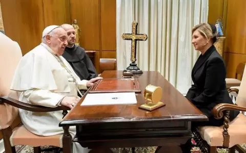 Francisco recibi� a la primera dama ucraniana y calific� la invasi�n rusa como �una vergonzosa desgracia�