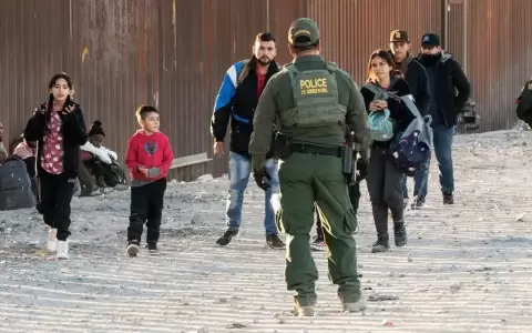 Los �ngeles se declara "ciudad santuario" para migrantes