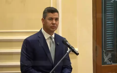 Pe�a promulga Ley de Pensi�n para Adultos Mayores