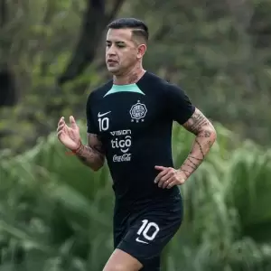 Derlis Gonz�lez no logra recuperarse del todo: el parte m�dico de Olimpia que genera preocupaci�n