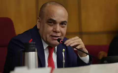En sesi�n fugaz prolongan mandato de �Bachi� N��ez e integran mesa directiva del Senado hasta 2027