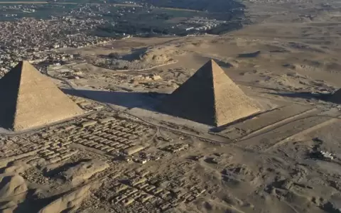 No son 4: �cu�ntos lados tiene la Gran Pir�mide de Giza?