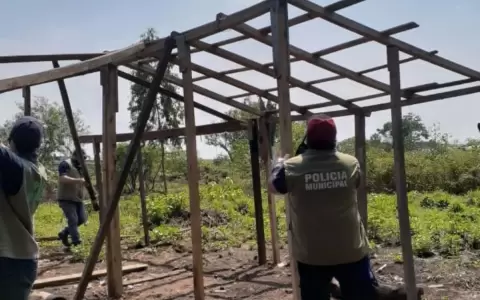 Familias fueron desalojadas de la Costanera ante inminente subasta de tierras