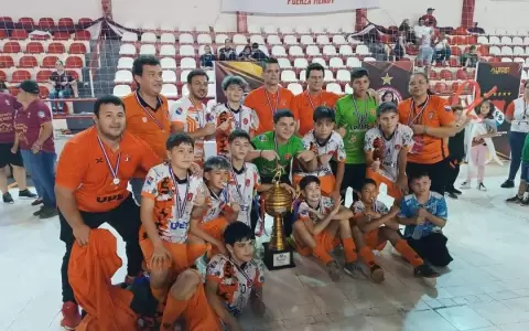 Hernandarias se consagra campe�n del Nacional C13