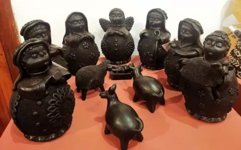 �ltimos d�as de la "Feria Navide�a" del Centro Cultural del Lago en Aregu�