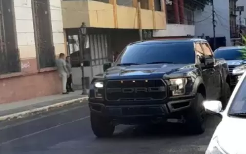 Senabico entreg� lujosa camioneta a ministra de la Juventud en agosto pasado