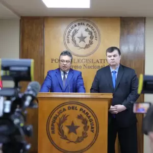 De la "Comisi�n Garrote" a los EE. UU.: Leite elegido embajador