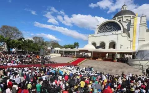 Caacup�: la fe que mueve multitudes a d�as de la gran fiesta mariana