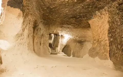 Impresionante hallazgo en Egipto: descubrieron la puerta de entrada a un antiguo templo griego junto al Nilo