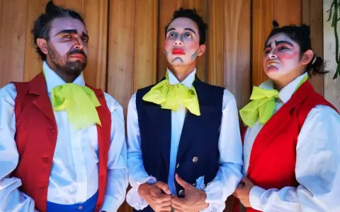 "Viento sur":  teatro y memoria en Casacuento, Aregu�