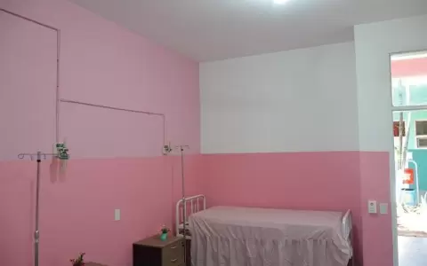 Salud inaugura salas de maternidad en Santan�