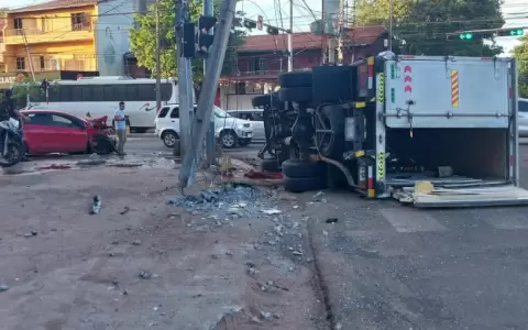 Imprudencia ocasiona accidente de tr�nsito sobre M�dicos del Chaco y Fernando de la Mora