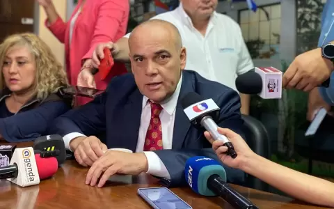Pol�mica visita de ministro de China Popular: titular del Congreso defiende lazos con Taiw�n
