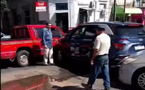 M�ltiple choque en el microcentro de Asunci�n deja un herido y siete veh�culos involucrados