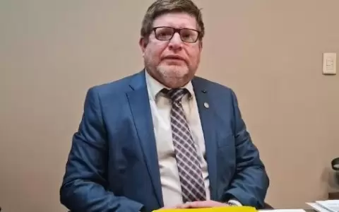 Director de Diputados ser�a uno de los implicados en caso estafa de tierras