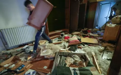 Sirios saquearon palacio presidencial y residencia privada de Bashar al Assad tras ca�da del r�gimen