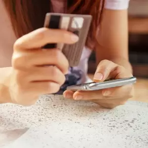 Más cautela para gastar: confianza del consumidor en Paraguay cae a 48,3 puntos