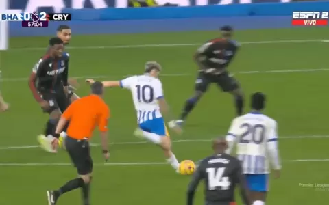 �Era un golazo!: Julio Enciso volvi� a jugar en Brighton y estuvo picante