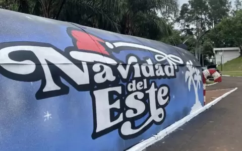 CDE dio inicio a la Navidad con el encendido de su Pap� Noel y �rbol gigante