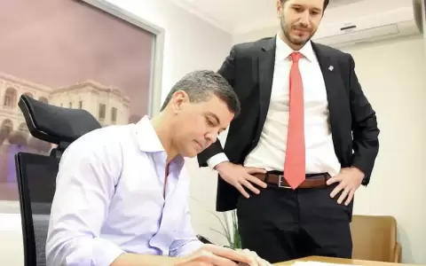 Pe�a promulga ley que establece nuevo c�lculo para jubilaci�n de aportantes del IPS
