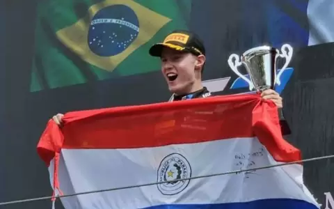 �Joshua Duerksen gana la �ltima carrera del 2024 y es top-10!