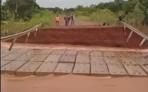 Puente Tacuary desapareci� tras desborde del arroyo en Itap�a durante el �ltimo temporal