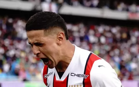 Alex Arce anota un doblete en la final de la liga ecuatoriana