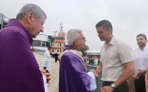 Reclaman a Pe�a tras retirarse de la misa de Caacup�: �Tu pueblo est� llorando sangre�