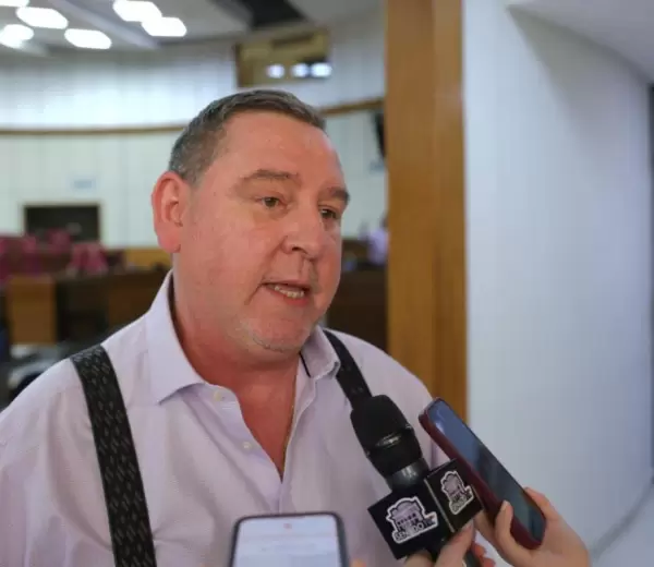 Javier Zacar�as Ir�n, senador.
