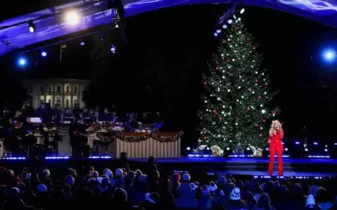 Biden enciende su �ltimo �rbol de Navidad en la Casa Blanca