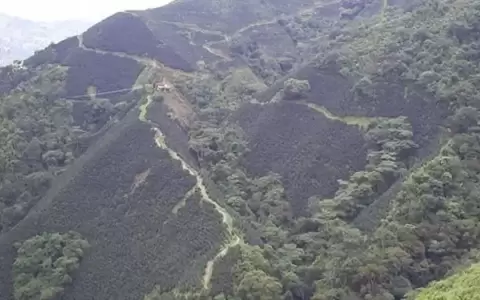 Un avi�n con 10 personas desaparece en noroeste de Colombia