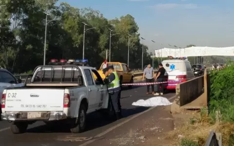 Accidente en la Autopista �u Guas�: joven motociclista circulaba a alta velocidad sobre la banquina