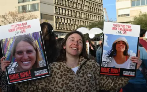 Las tres rehenes israel�es liberadas en Gaza ya fueron entregadas por Ham�s a la Cruz Roja