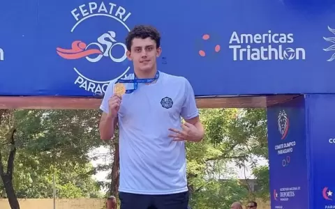 Nadador del Olimpia se consagra campe�n del primer acuatl�n