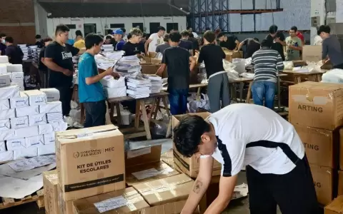 MEC prepara kits escolares y anuncia distribuci�n a m�s de 1.400.000 estudiantes