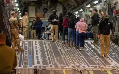 Colombia env�a aviones a EE. UU. para trasladar deportados