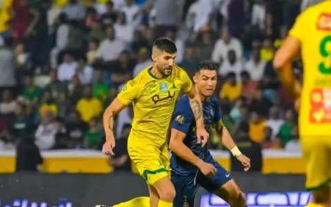 �A qu� hora llega Lisandro L�pez para ponerse la Franja Negra?