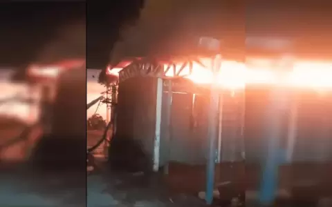 Reportan incendio en casillas de Encarnaci�n y atribuyen a adictos