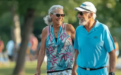 �Cu�nto tiempo hay que caminar despu�s de los 60 a�os para mantener una buena salud?