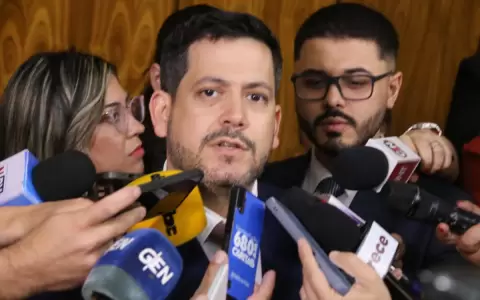 Latorre se desmarca de funcionario detenido y lo desvincula de Diputados