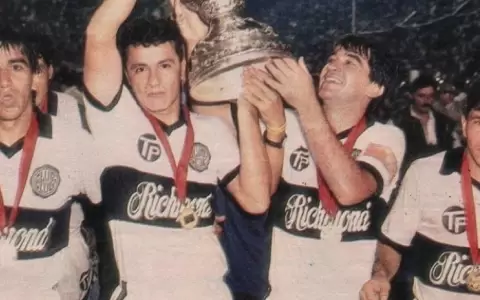 Cuando Fabi�n Bustos vio levantar una copa internacional a Olimpia